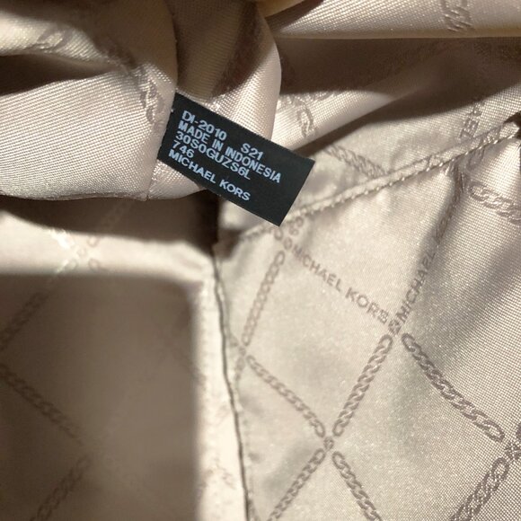 Michael Kors Maxine Medium Yellow Pebbled Leather Dome Satchel MSRP $328 EUC - Picture 14 of 15